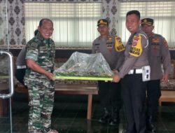 Peringati HUT TNI ke-79, Wakapolres Pringsewu Lakukan Kunjungan Kehormatan ke Kodim 0424 Tanggamus 