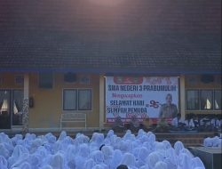 Kegiatan Sma Negeri 3 Prabumulih Tadarus Al-Qur’an dan Sholat dhuha Bersama Di Lapangan Sekolah