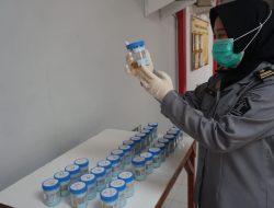 Rutan Kelas II B Dumai adakan Tes Urin Mendadak Kepada Seluruh Petugas Komitmen Bersih Dari Narkoba