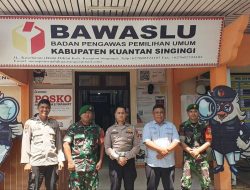 Mantap ! Polres Kuansing Lakukan Pengamanan Gudang Logistik KPU Kabupaten Kuansing Dalam Rangka OMP Lancang Kuning 2024