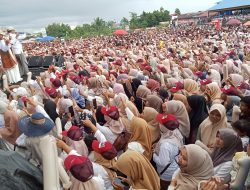 Puluhan Ribu Pendukung Militan Massa Darmadi-Darifus Penuhi Lapangan bola Pasar Senen