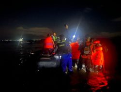 Tim SAR Evakuasi Ratusan Penumpang Kapal Alis Mulia Yang Tenggelam di Halmahera, Satu Orang Masih Hilang