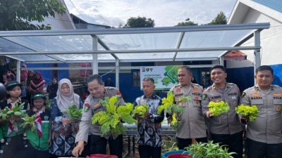 Biddokkes Polda Sulbar Panen Perdana di SD Padang Baka: Menuju Indonesia Sehat dan Sejahtera