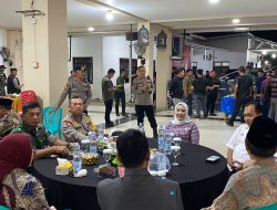Jelang Malam Puncak Natal, Kapolda Sulbar Kunjungi Gereja di Mamuju, Tunjukkan Toleransi dan Jamin Keamanan