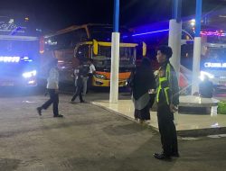 Petugas Operasi Lilin Polresta Mamuju Gelar Pengamanan di Terminal Bus Simbuang