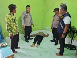 Diduga Sakit Asma, Polsek Tugumulyo Polres Musi Rawas Sigap Evakuasi Jenazah Kakek di Warung Makan “Wilza”