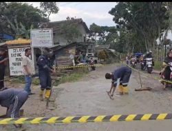 Agus Ciek YM.SE. Mngeluarkan Dana Pribadi nya Sendiri, Demi kemanusiaan Memperbaiki Jalan