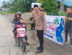 Sukses !! Polsek Sungai Sembilan Gelar Kegiatan Berbagi Takjil Untuk Masyarakat