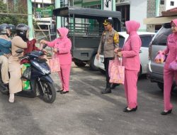 Polsek Teweh Tengah Bagikan Takjil dalam Rangka Ramadhan Suci 2025 