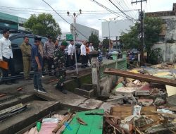 Polres Muara Enim Lakukan Olah TKP Perusakan Rumah Warga Oleh PT.KAI