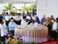 Gubernur Sulbar dan Bupati Mamuju Bersama masyarat mamuju Berbuka Puasa Bersama