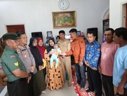 Polres Buton Tengah Polsek Mawasangka Mediasi Bayi Viral Kembali Ke Keluarga Kandungnya