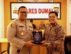 Hebat !! Kapolres Dumai AKBP Hardi Dinata H,S.I.K,M.M Terima Penghargaan Dari Serikat Buruh Tenaga Lokal ( SB-TEKAL )
