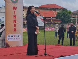 Gubernur Sherly Laos Tegaskan Komitmen Majukan Sepak Bola Daerah di Penutupan Gubernur Cup 2025