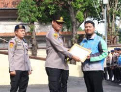 Berkat Aksi Heroik, Driver Ojol Diberi Penghargaan Oleh Kapolda Metro Jaya 