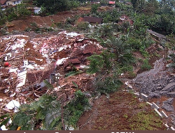 Longsor Banjarnegara: 937 Warga Mengungsi, 26 Orang Masih Hilang