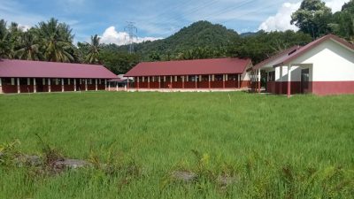 Halaman SD Negeri Lembang Terendam Berdiri di Atas Rawa     Kepala Sekolah Rogoh Dana Pribadi, Janji Penanganan Pemkab Mamuju Belum Terwujud