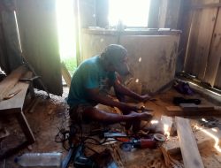 Pengrajin Kumpang Parang di Abbanuange Harap Bantuan Alat Produksi dari Pemda