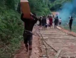 Warga Dusun Begantung Gotong Royong Perbaiki Jalan Jelang Natal dan Tahun Baru